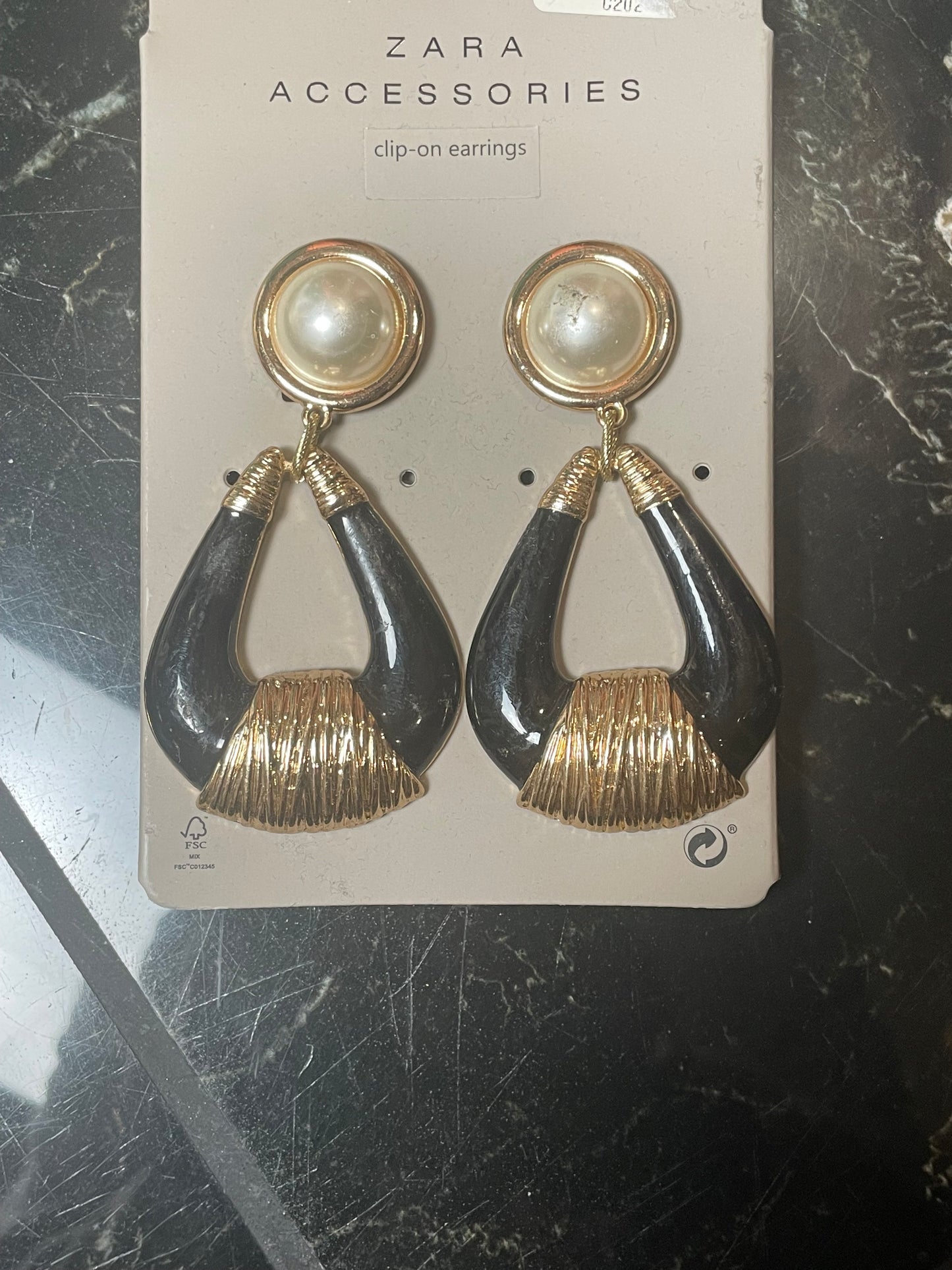 Boucles d’oreilles Zara neuves clips